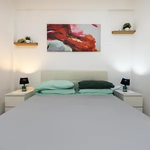 Lotus - Sul Mare A Con Giardino Relax , Лидо-ди-Остия Италия